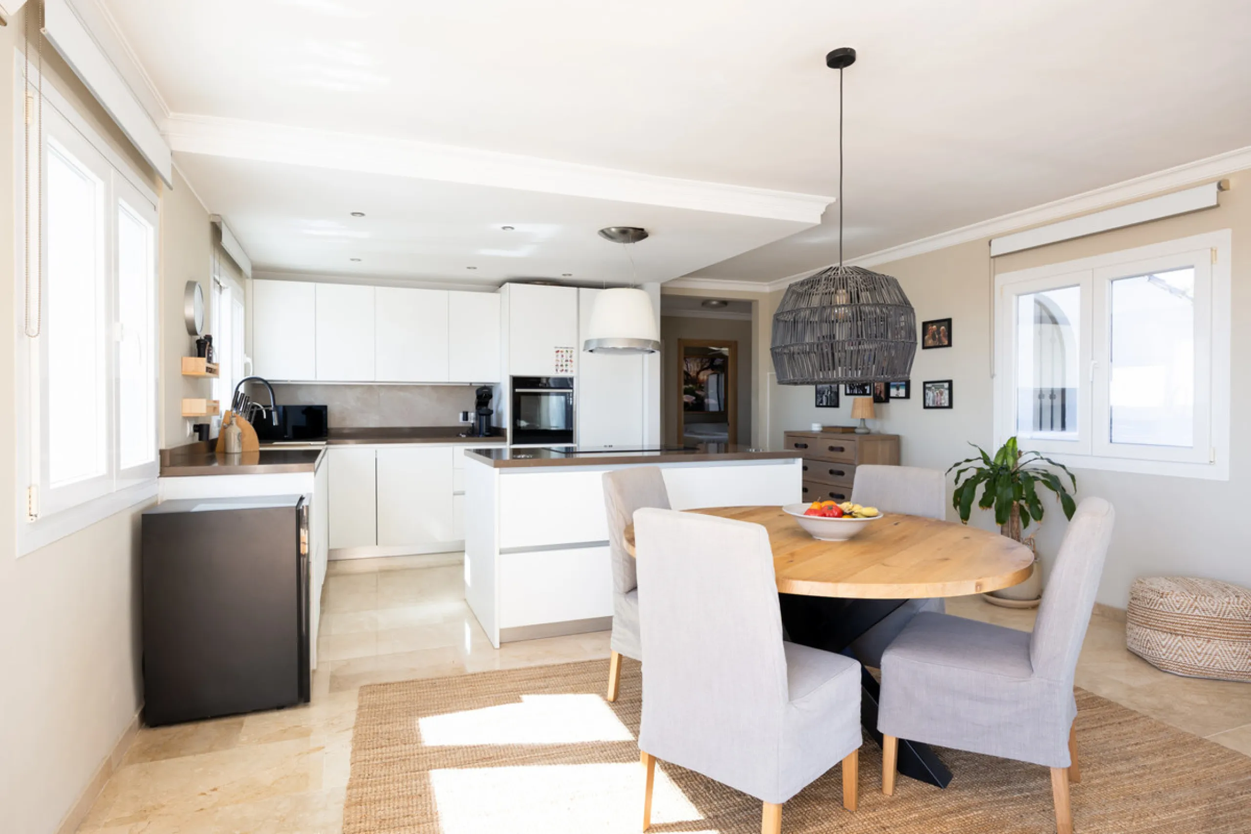 Apartment - Penthouse в продаже в El Paraiso, Málaga. В доме 2 спален и 2 ванных комнат. Площадь дома 115 м²