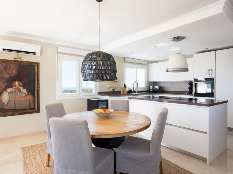 Apartment - Penthouse в продаже в El Paraiso, Málaga. В доме 2 спален и 2 ванных комнат. Площадь дома 115 м²