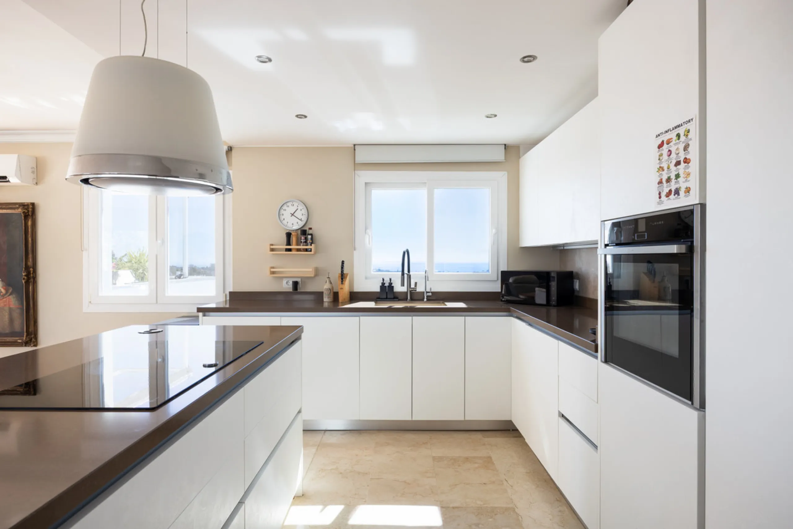 Apartment - Penthouse в продаже в El Paraiso, Málaga. В доме 2 спален и 2 ванных комнат. Площадь дома 115 м²
