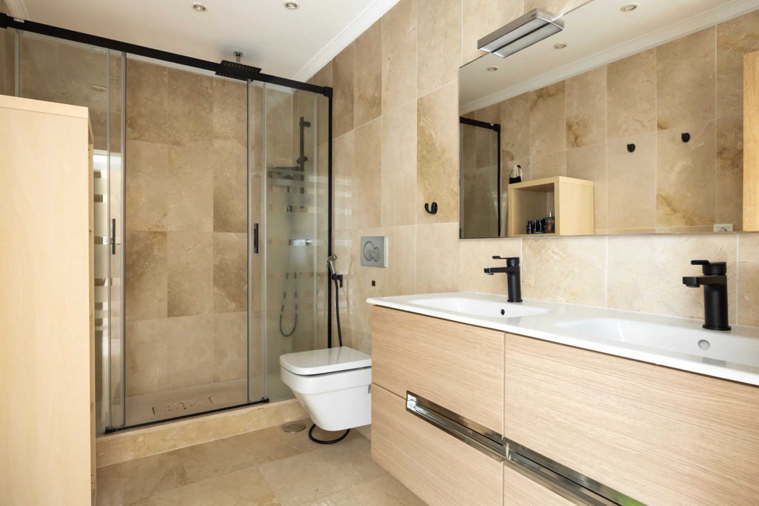 Apartment - Penthouse в продаже в El Paraiso, Málaga. В доме 2 спален и 2 ванных комнат. Площадь дома 115 м²