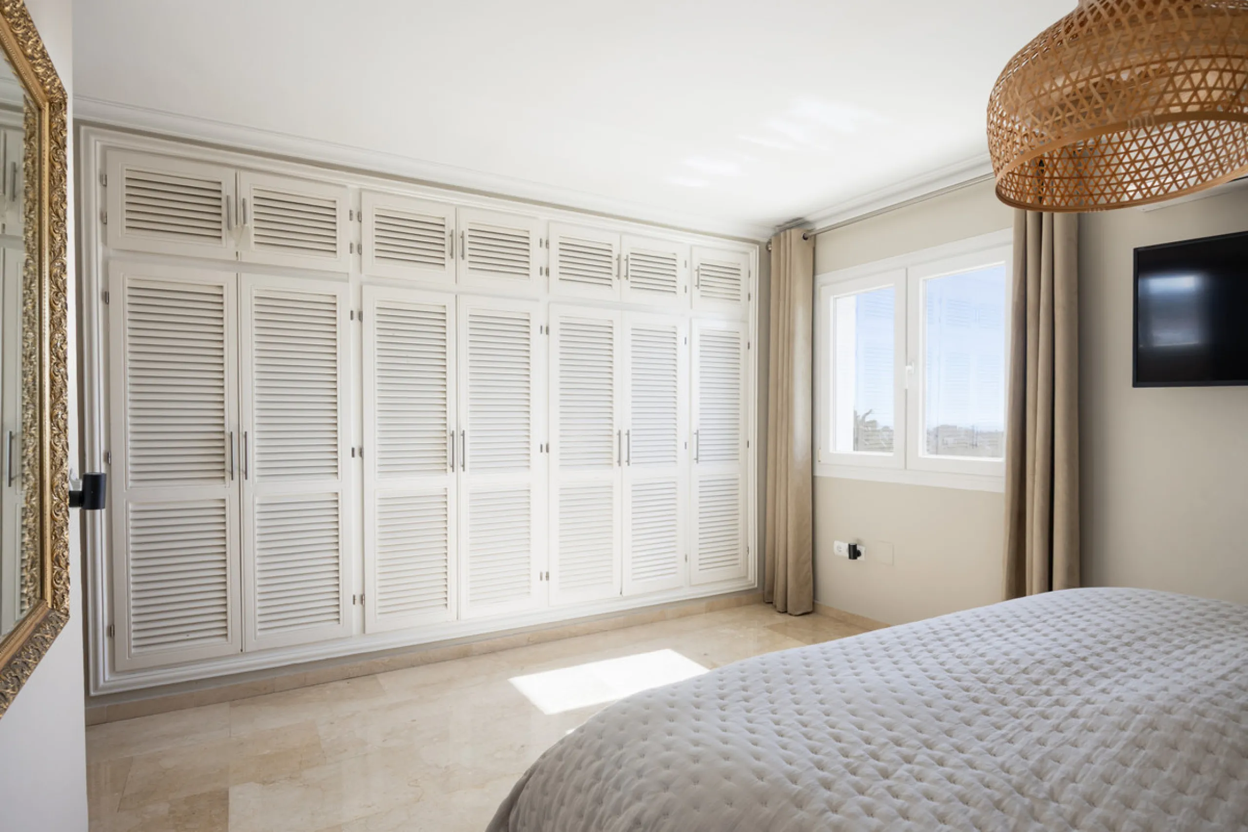 Apartment - Penthouse в продаже в El Paraiso, Málaga. В доме 2 спален и 2 ванных комнат. Площадь дома 115 м²
