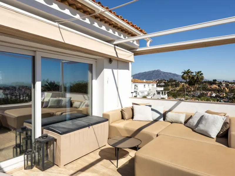 Apartment - Penthouse в продаже в El Paraiso, Málaga. В доме 2 спален и 2 ванных комнат. Площадь дома 115 м²