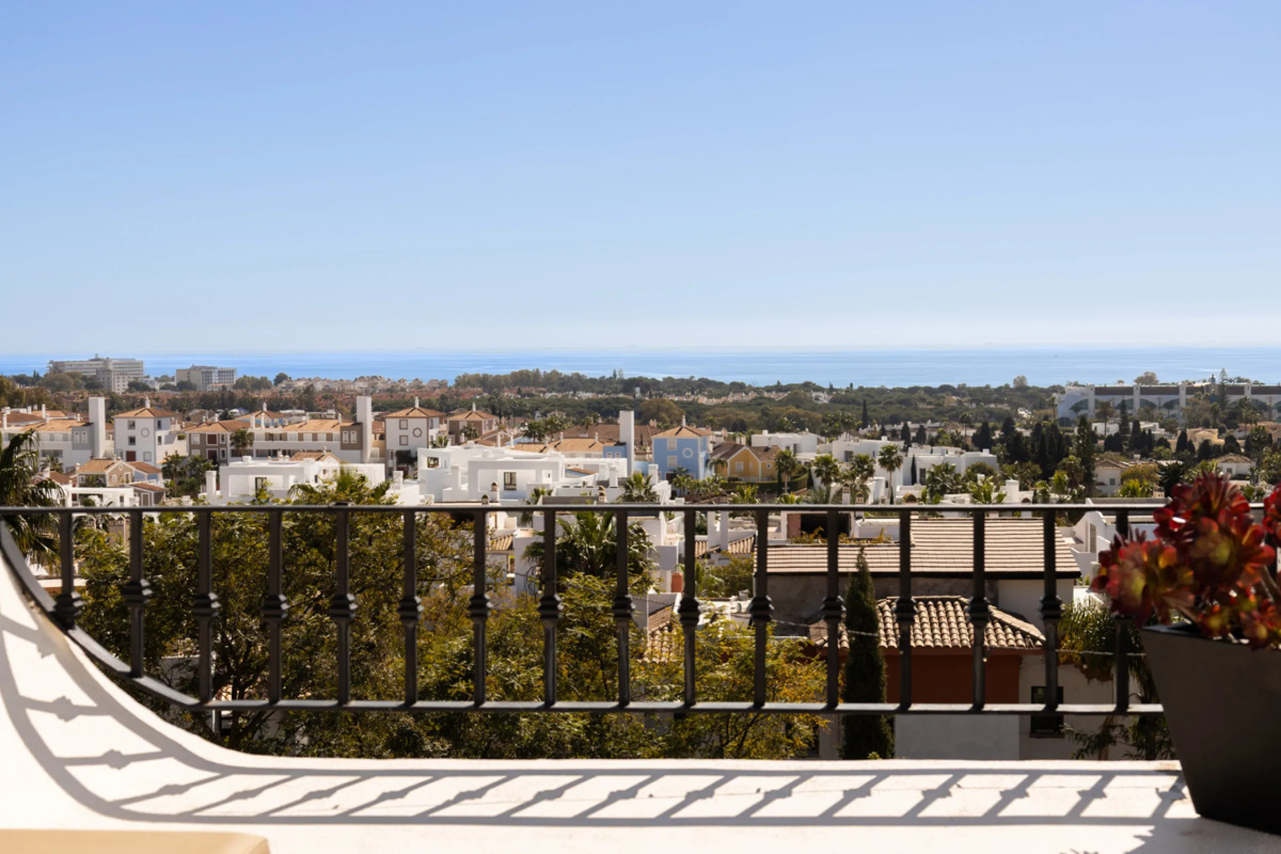Apartment - Penthouse в продаже в El Paraiso, Málaga. В доме 2 спален и 2 ванных комнат. Площадь дома 115 м²
