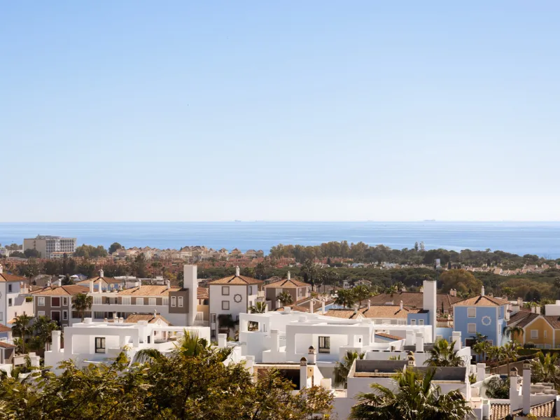 Apartment - Penthouse в продаже в El Paraiso, Málaga. В доме 2 спален и 2 ванных комнат. Площадь дома 115 м²