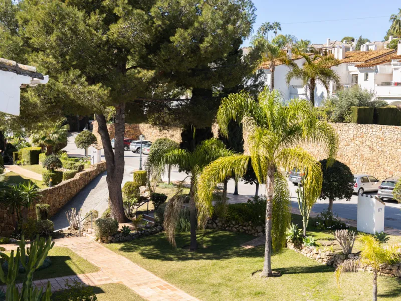 Apartment - Penthouse в продаже в El Paraiso, Málaga. В доме 2 спален и 2 ванных комнат. Площадь дома 115 м²