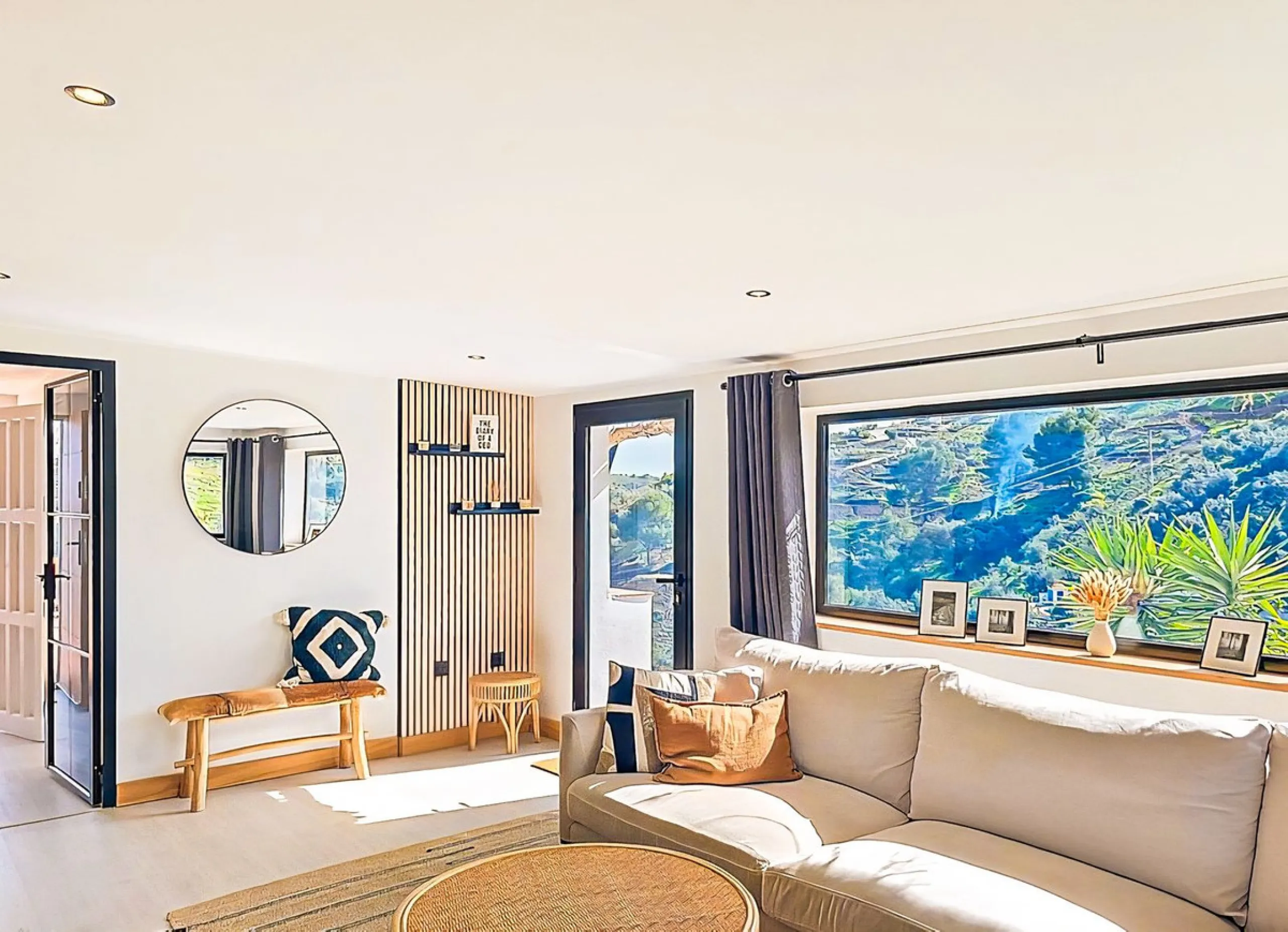 Beautiful countryside villa located in a peaceful valley setting, just a short drive from the vibrant town of Cómpeta. This beautiful country house has been renovated to the highest standards of quality and elegance, offering a refined modern-zen style fi