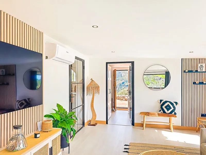 Beautiful countryside villa located in a peaceful valley setting, just a short drive from the vibrant town of Cómpeta. This beautiful country house has been renovated to the highest standards of quality and elegance, offering a refined modern-zen style fi