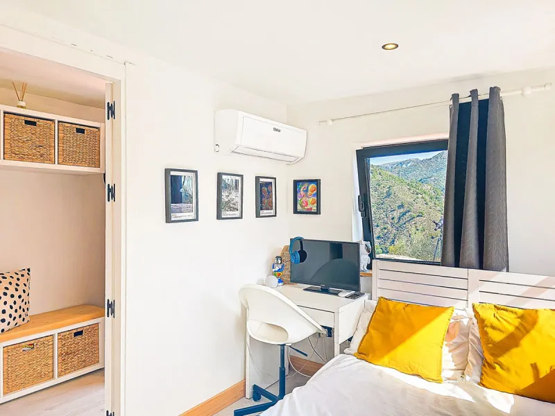 Beautiful countryside villa located in a peaceful valley setting, just a short drive from the vibrant town of Cómpeta. This beautiful country house has been renovated to the highest standards of quality and elegance, offering a refined modern-zen style fi