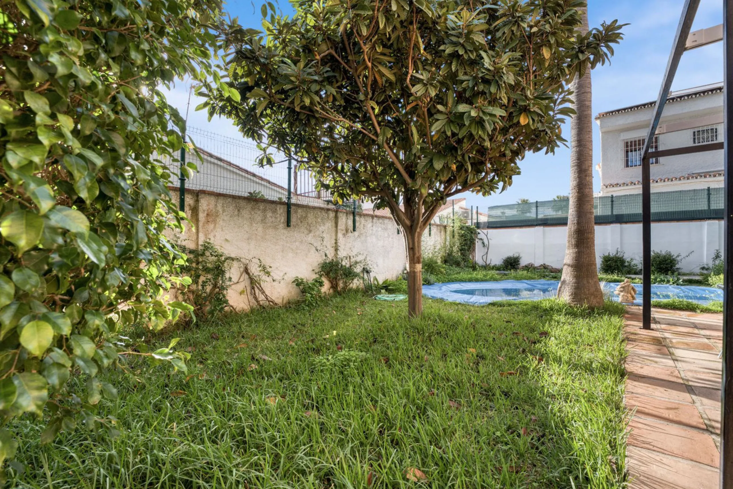 Diese beeindruckende Villa mit Aussicht – der ideale Rückzugsort für Ihre Familie