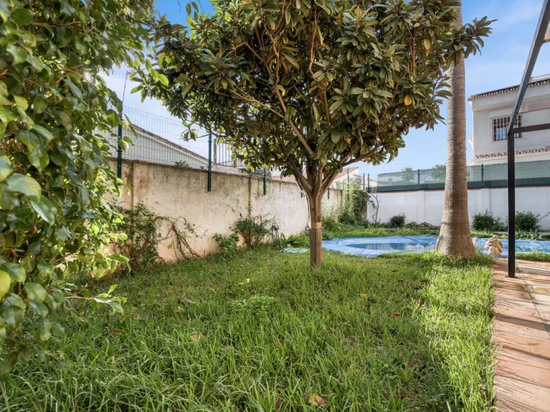 Diese beeindruckende Villa mit Aussicht – der ideale Rückzugsort für Ihre Familie