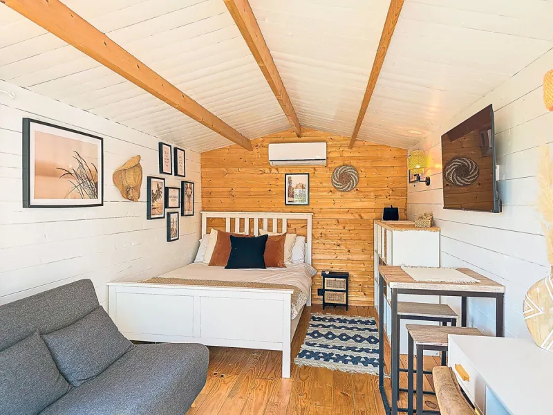 Beautiful countryside villa located in a peaceful valley setting, just a short drive from the vibrant town of Cómpeta. This beautiful country house has been renovated to the highest standards of quality and elegance, offering a refined modern-zen style fi