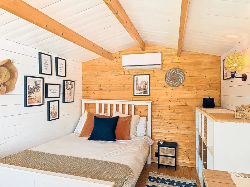 Beautiful countryside villa located in a peaceful valley setting, just a short drive from the vibrant town of Cómpeta. This beautiful country house has been renovated to the highest standards of quality and elegance, offering a refined modern-zen style fi