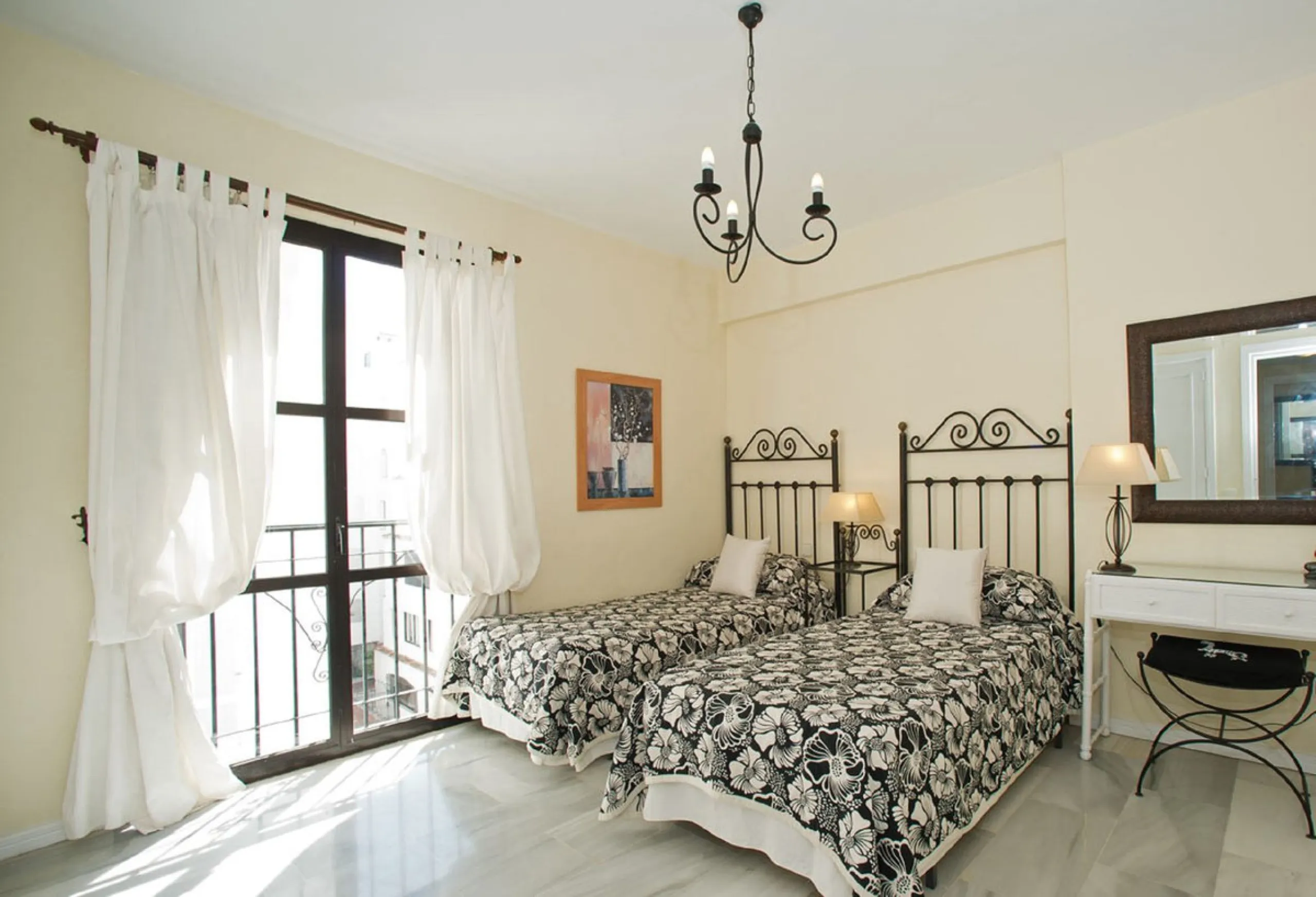 A prime apartment for sale in Puerto Banús, located within the prestigious beachfront Club Playas del Duque complex.
