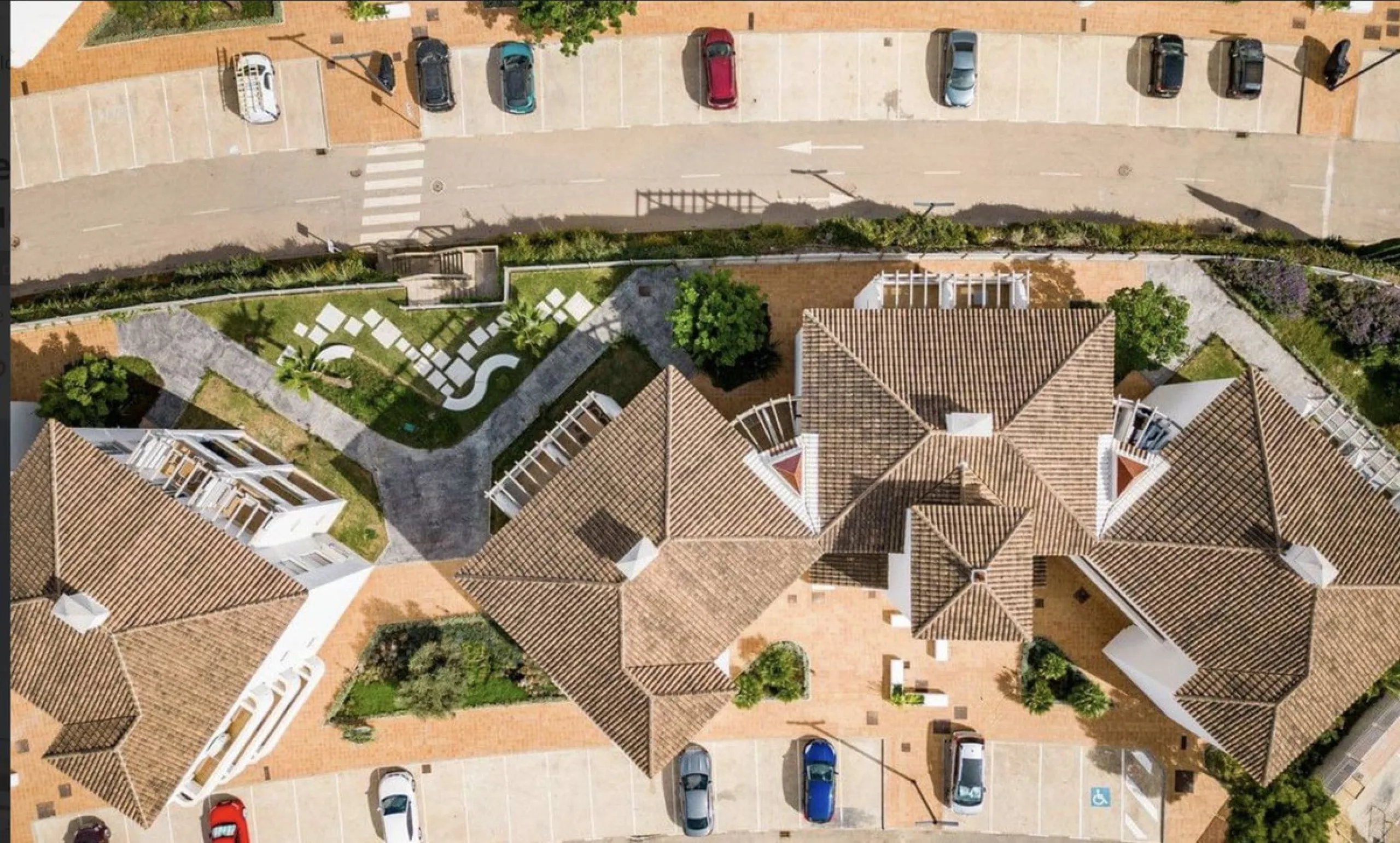 Apartment - Ground Floor Apartment в продаже в Fuengirola, Málaga. В доме 3 спален и 2 ванных комнат. Площадь дома 100 м²