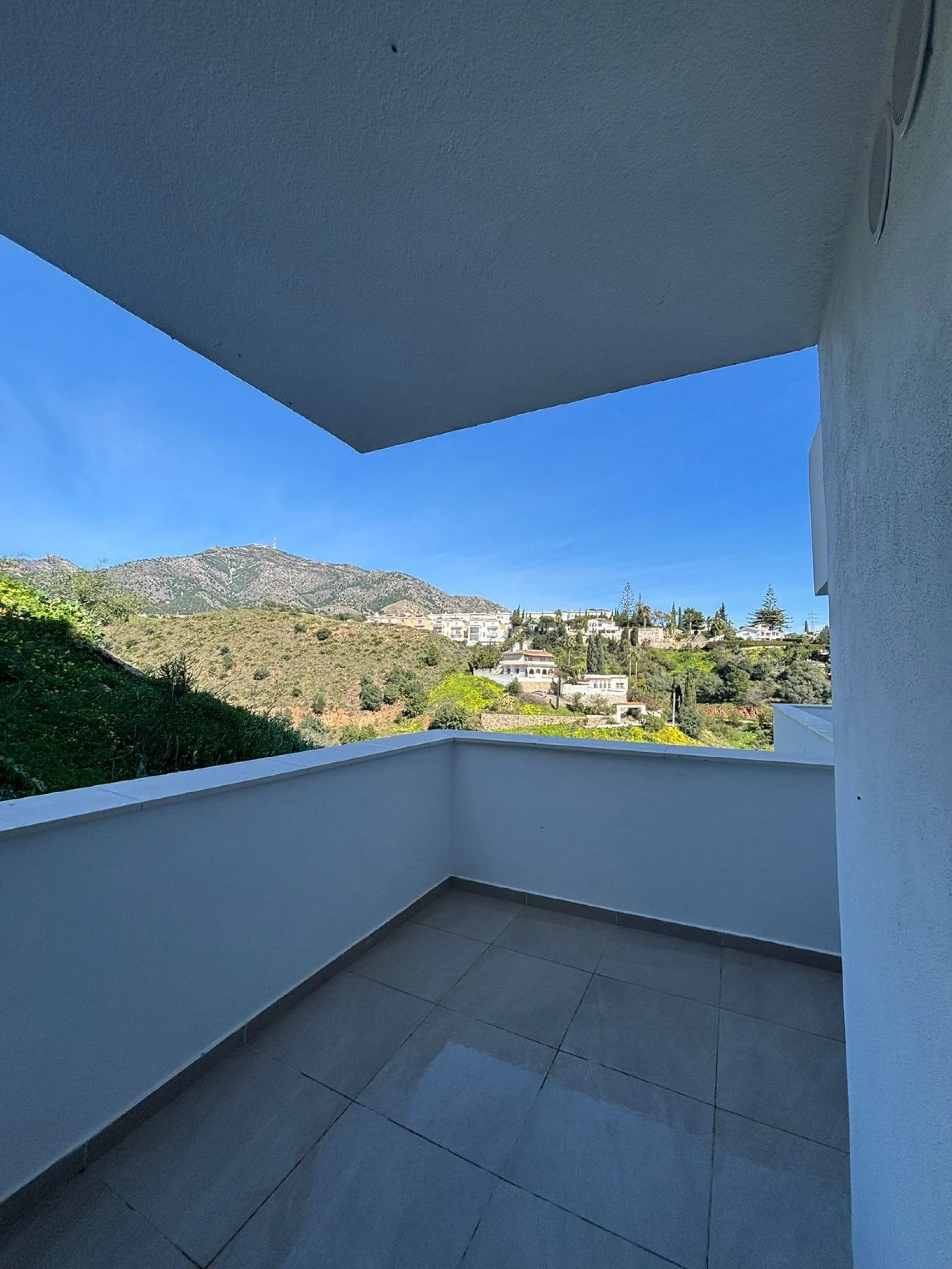 Apartment - Ground Floor Apartment в продаже в Fuengirola, Málaga. В доме 3 спален и 2 ванных комнат. Площадь дома 100 м²