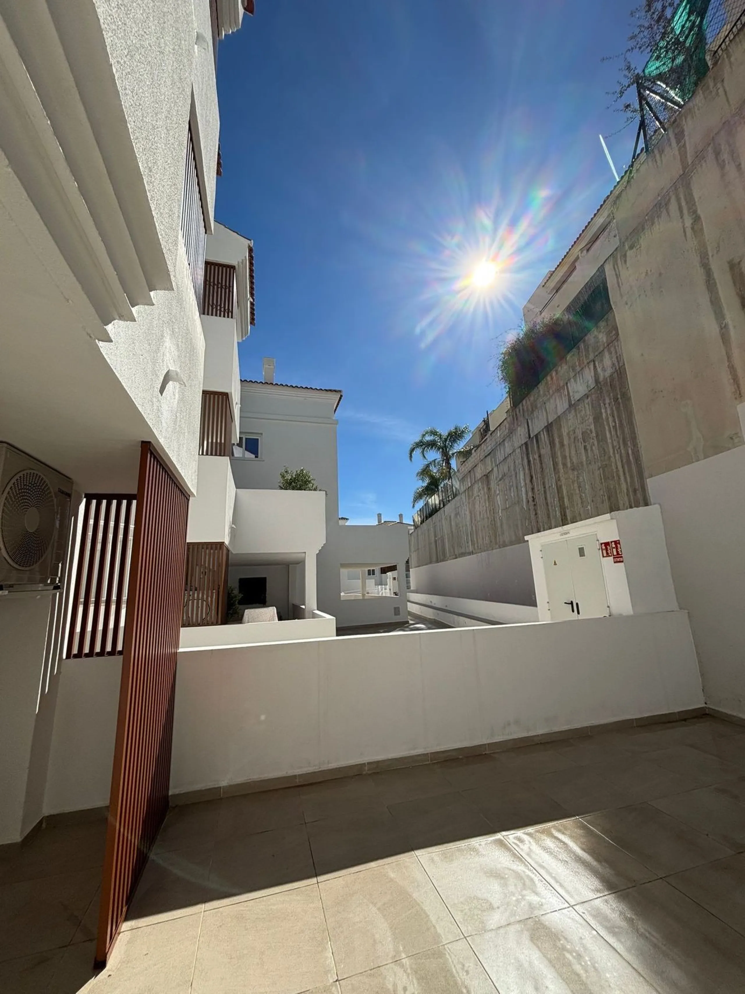 Apartment - Ground Floor Apartment в продаже в Fuengirola, Málaga. В доме 3 спален и 2 ванных комнат. Площадь дома 100 м²