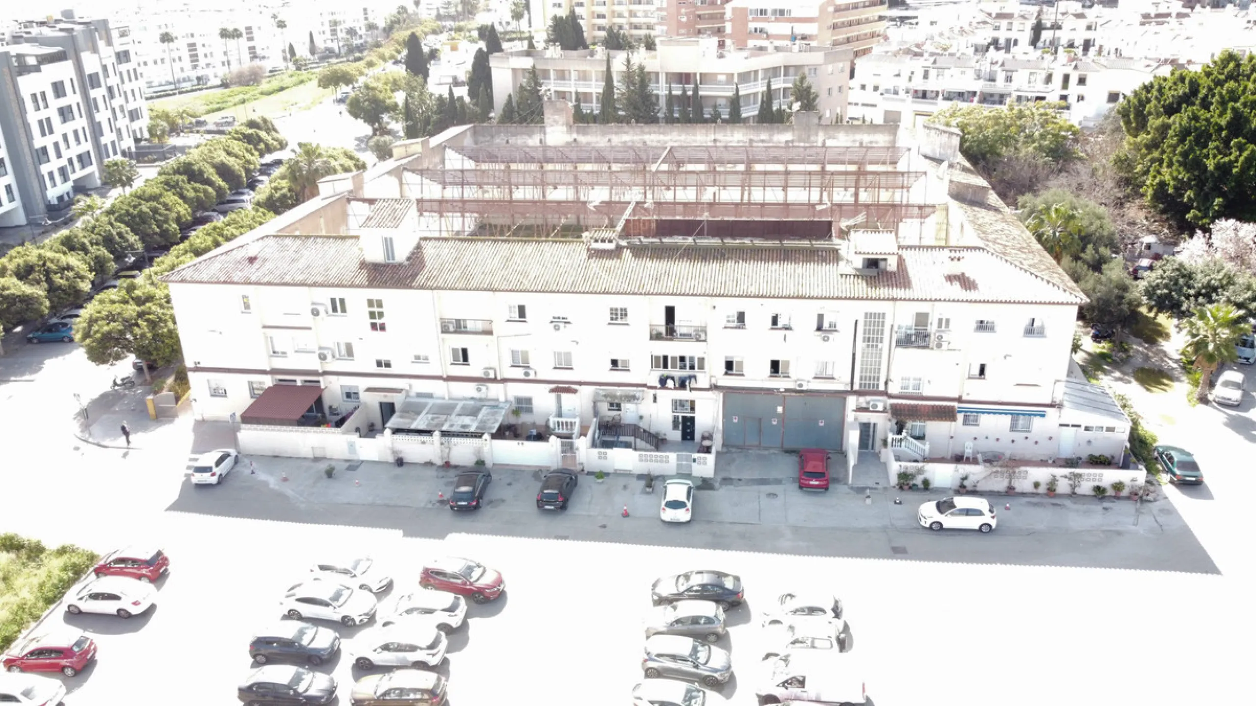 Spacious industrial warehouse/storage facility located in one of the fastest-growing and most promising areas of Torremolinos. A versatile, well-positioned property offering multiple usage options, ideal for both owner-occupiers and investors.