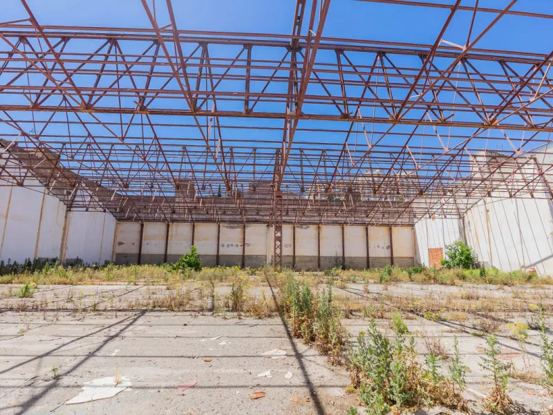 Spacious industrial warehouse/storage facility located in one of the fastest-growing and most promising areas of Torremolinos. A versatile, well-positioned property offering multiple usage options, ideal for both owner-occupiers and investors.