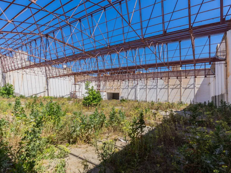 Spacious industrial warehouse/storage facility located in one of the fastest-growing and most promising areas of Torremolinos. A versatile, well-positioned property offering multiple usage options, ideal for both owner-occupiers and investors.