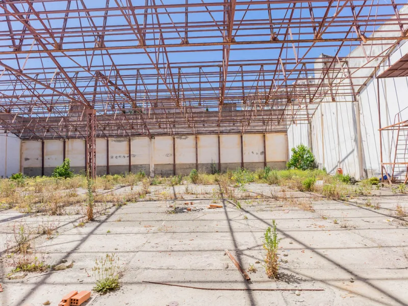 Spacious industrial warehouse/storage facility located in one of the fastest-growing and most promising areas of Torremolinos. A versatile, well-positioned property offering multiple usage options, ideal for both owner-occupiers and investors.