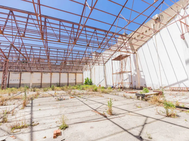 Spacious industrial warehouse/storage facility located in one of the fastest-growing and most promising areas of Torremolinos. A versatile, well-positioned property offering multiple usage options, ideal for both owner-occupiers and investors.