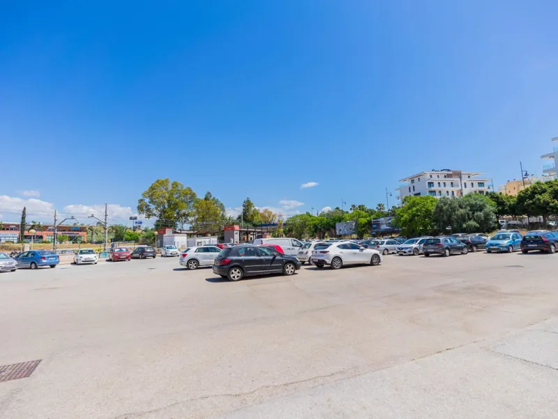 Spacious industrial warehouse/storage facility located in one of the fastest-growing and most promising areas of Torremolinos. A versatile, well-positioned property offering multiple usage options, ideal for both owner-occupiers and investors.