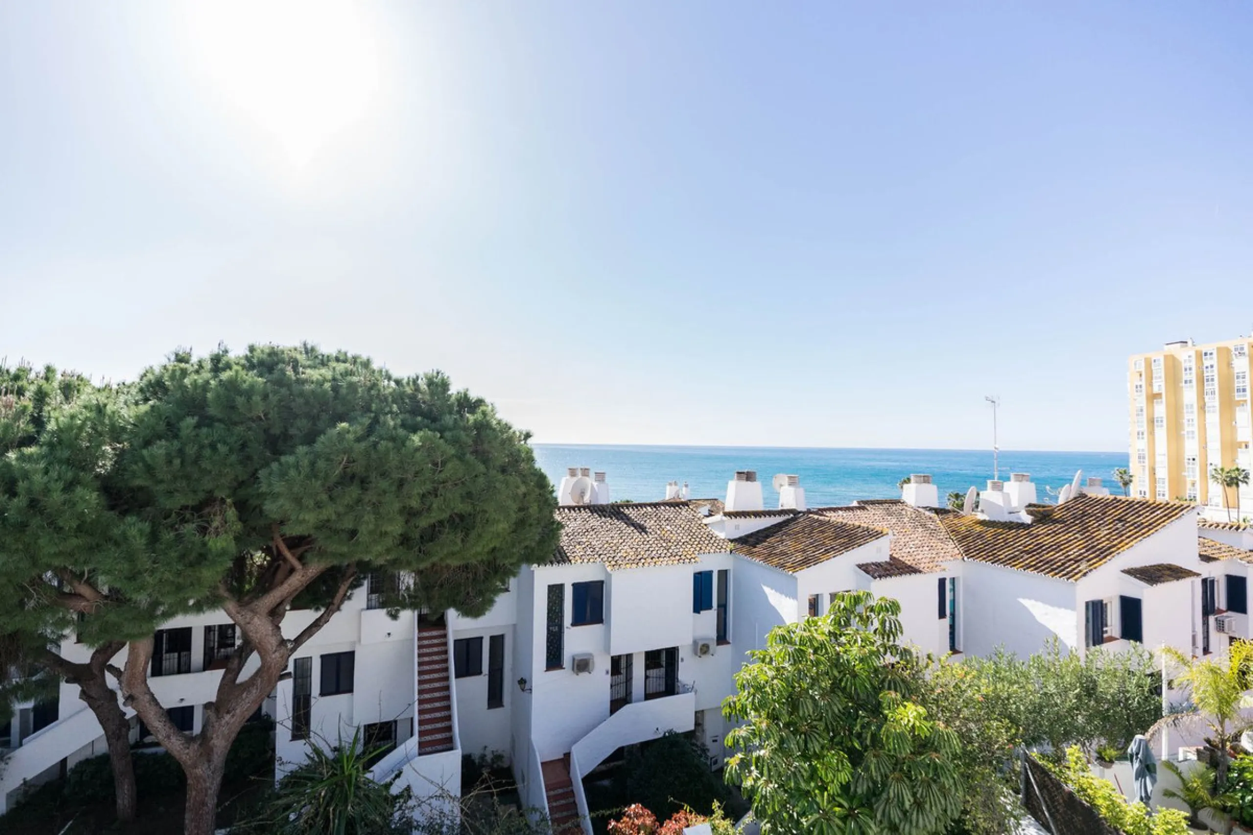 Semi-detached house on the second line of the beach in one of the most sought-after areas of Calahonda, within the municipality of Mijas.
