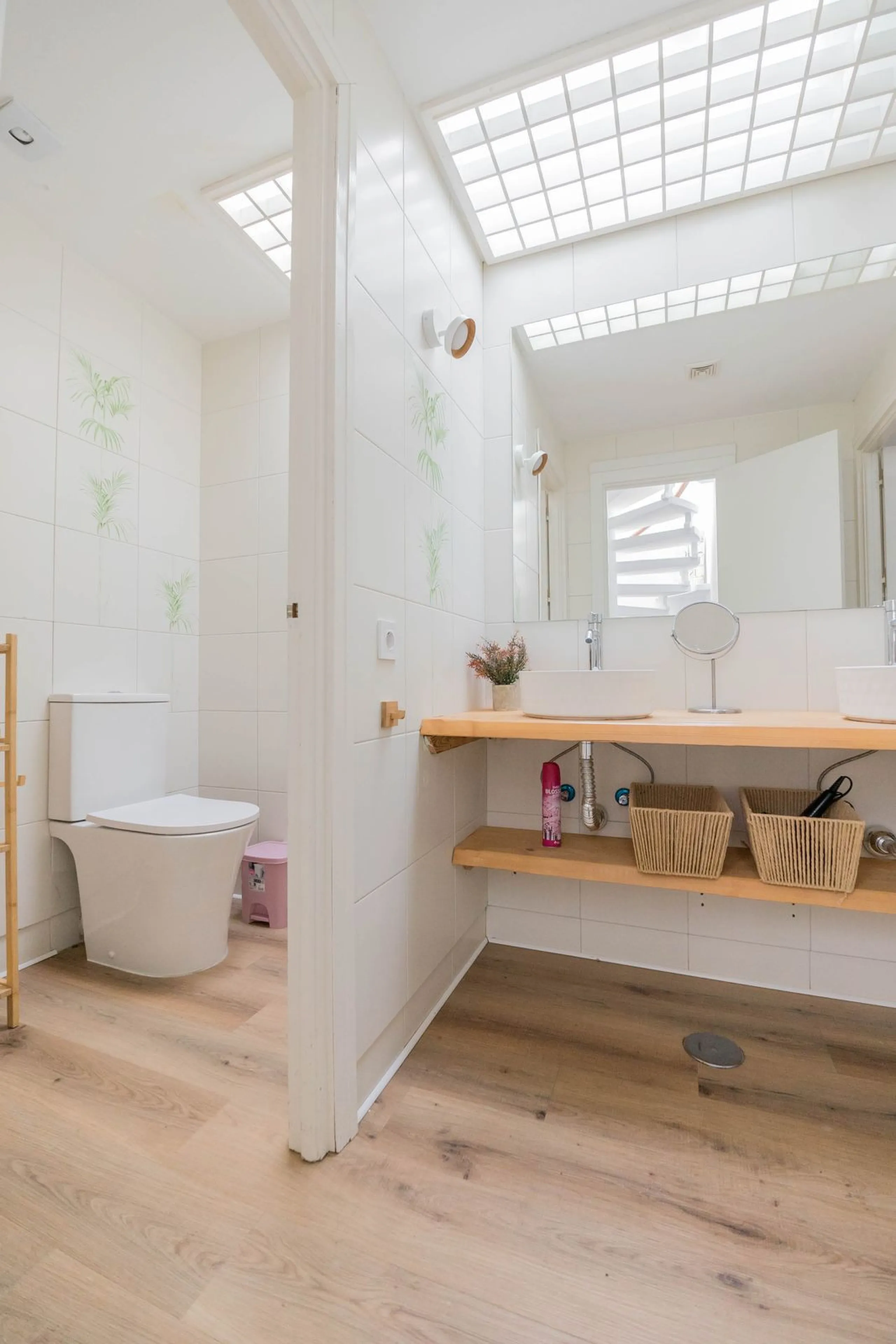 Semi-detached house on the second line of the beach in one of the most sought-after areas of Calahonda, within the municipality of Mijas.
