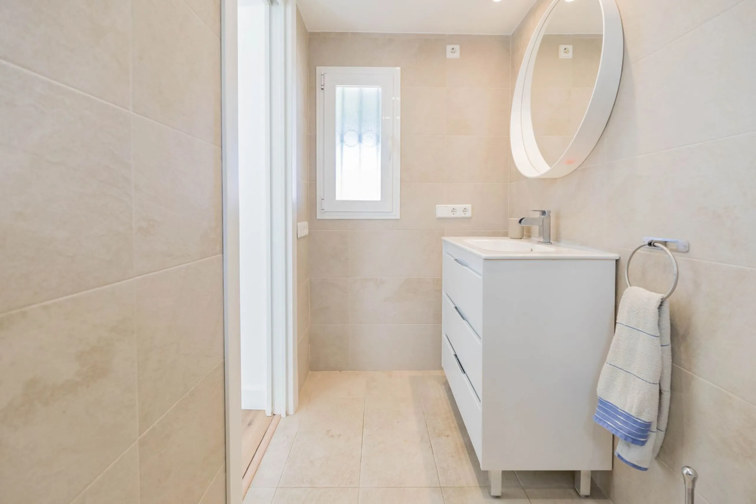Semi-detached house on the second line of the beach in one of the most sought-after areas of Calahonda, within the municipality of Mijas.