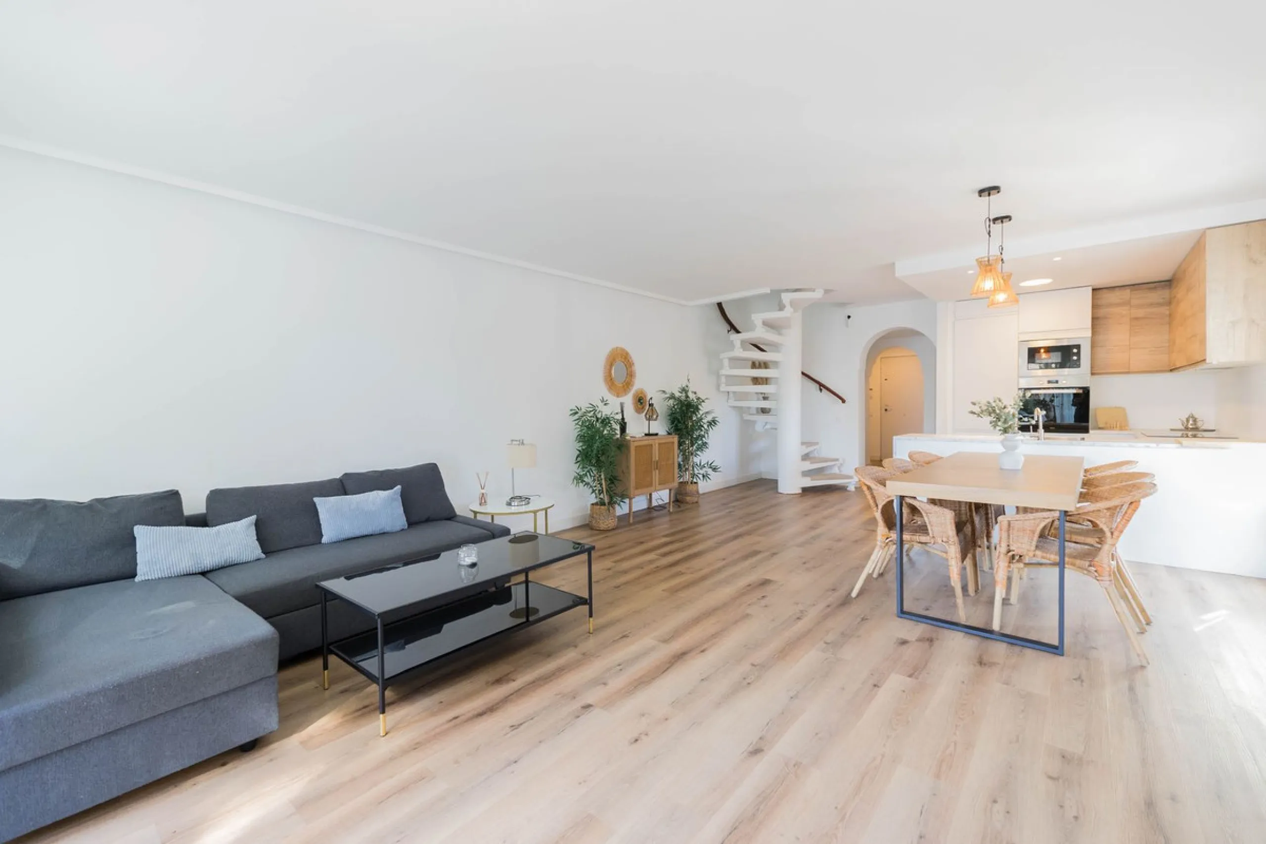 Semi-detached house on the second line of the beach in one of the most sought-after areas of Calahonda, within the municipality of Mijas.