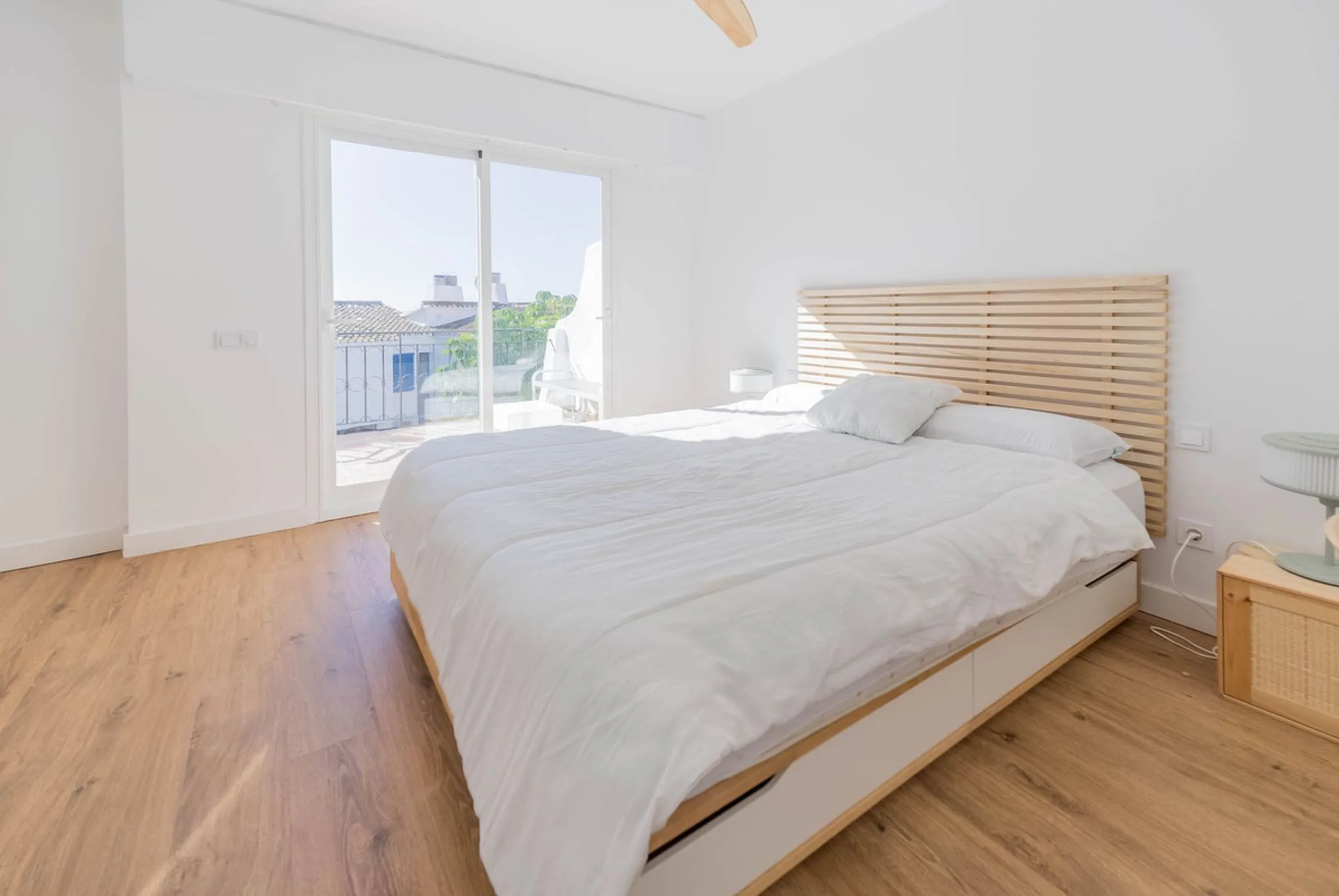 Semi-detached house on the second line of the beach in one of the most sought-after areas of Calahonda, within the municipality of Mijas.