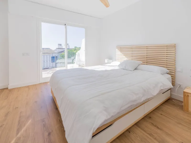 Semi-detached house on the second line of the beach in one of the most sought-after areas of Calahonda, within the municipality of Mijas.