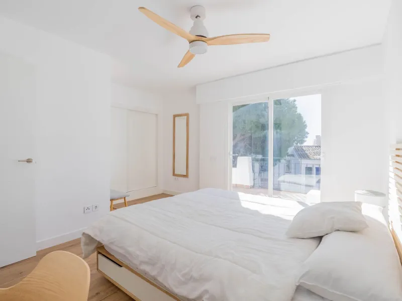 Semi-detached house on the second line of the beach in one of the most sought-after areas of Calahonda, within the municipality of Mijas.