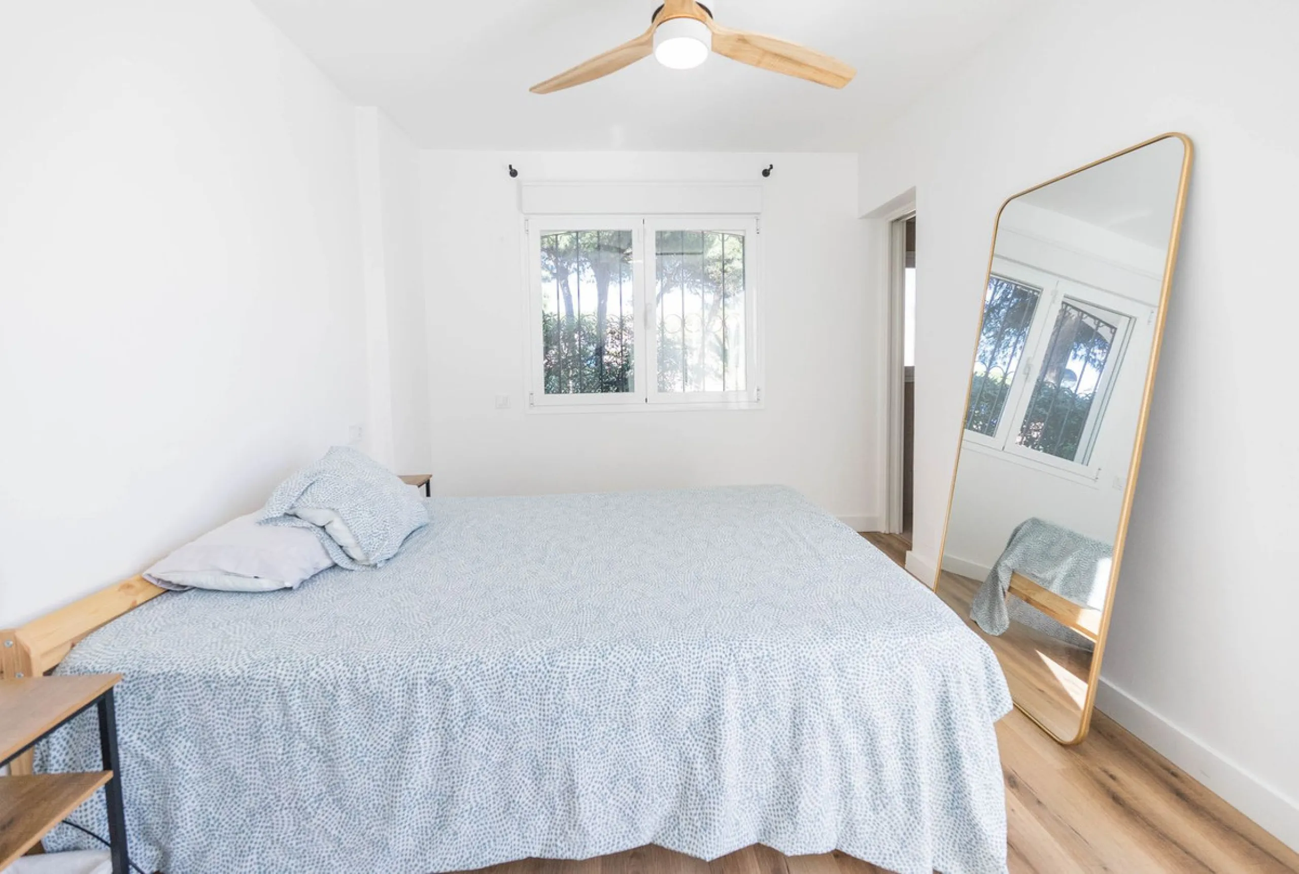 Semi-detached house on the second line of the beach in one of the most sought-after areas of Calahonda, within the municipality of Mijas.