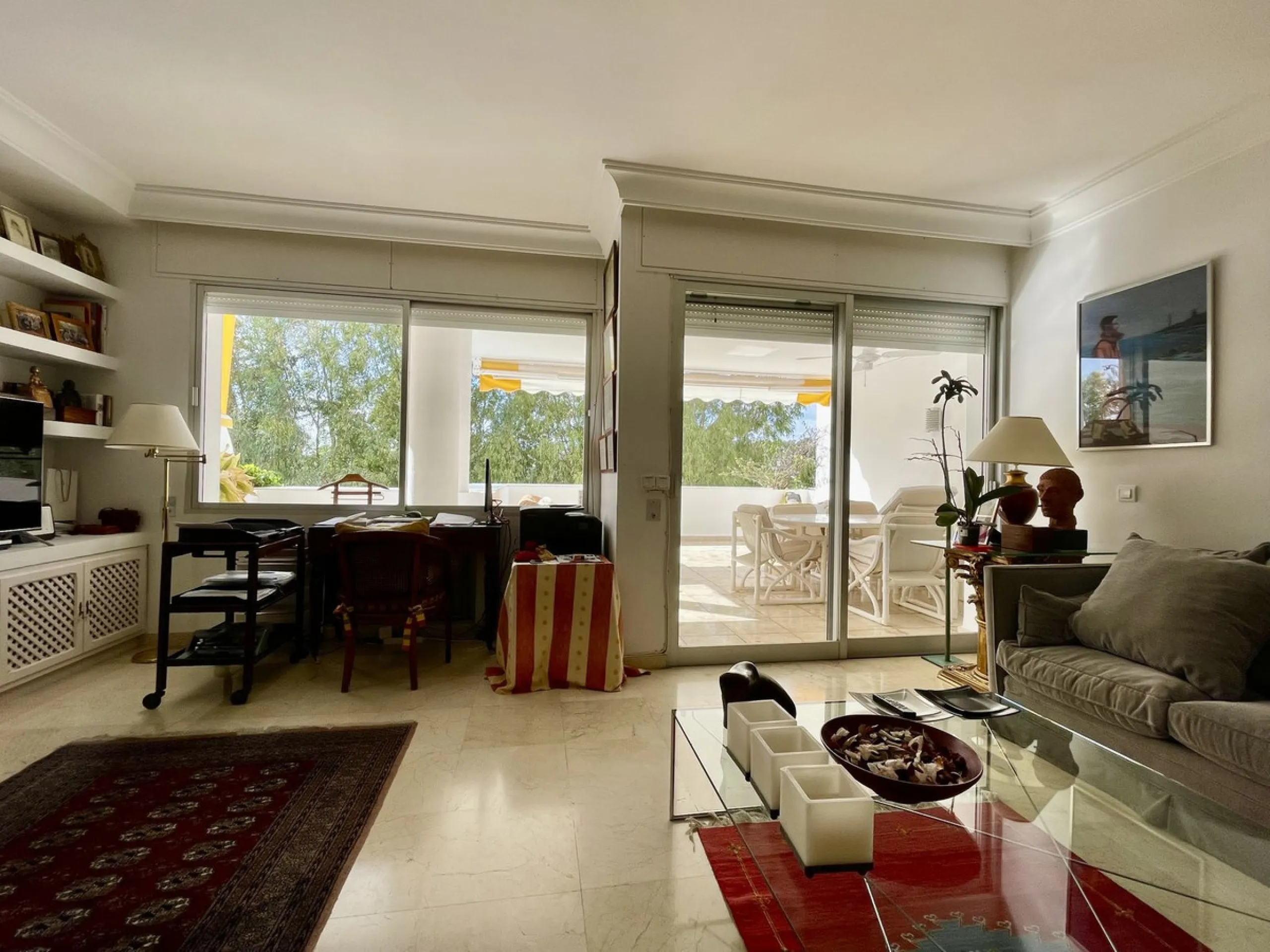 Apartment - Middle Floor Apartment в продаже в Marbella, Málaga. В доме 2 спален и 2 ванных комнат. Площадь дома 191 м²