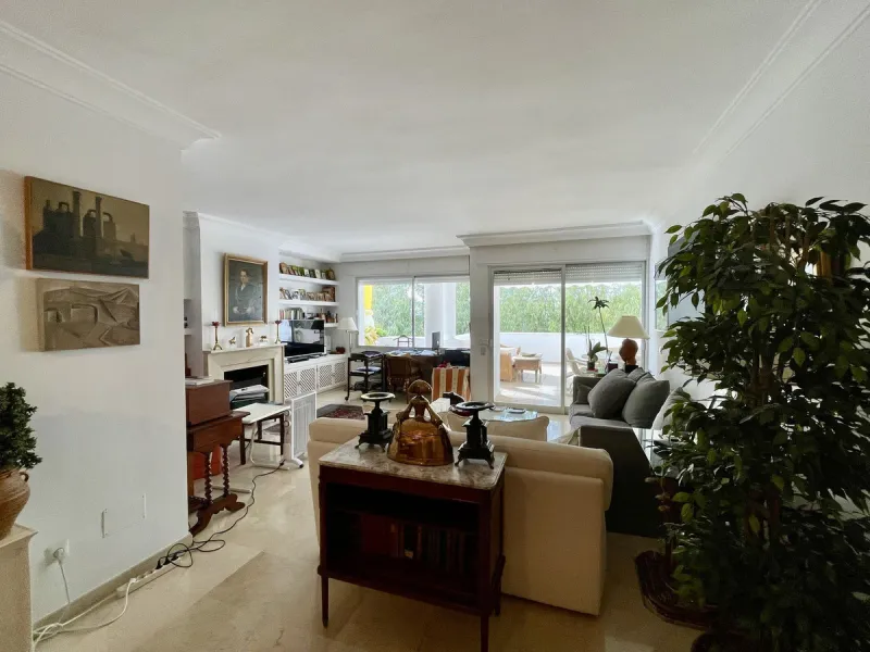 Apartment - Middle Floor Apartment в продаже в Marbella, Málaga. В доме 2 спален и 2 ванных комнат. Площадь дома 191 м²