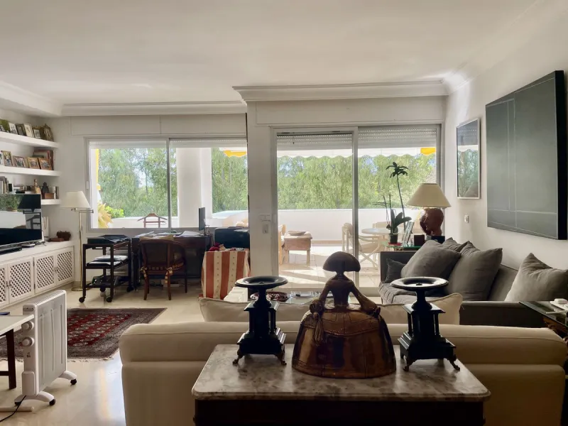 Apartment - Middle Floor Apartment в продаже в Marbella, Málaga. В доме 2 спален и 2 ванных комнат. Площадь дома 191 м²