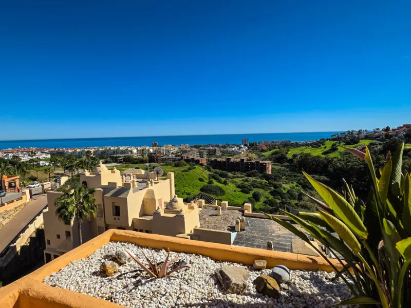 Positioned in a prime corner location within Phase 1 of a well-established development in La Duquesa, this penthouse offers panoramic sea views that truly define the property. From its elevated setting, the Mediterranean stretches across the horizon, crea