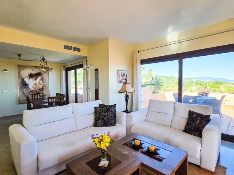 Positioned in a prime corner location within Phase 1 of a well-established development in La Duquesa, this penthouse offers panoramic sea views that truly define the property. From its elevated setting, the Mediterranean stretches across the horizon, crea