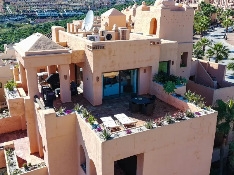 Positioned in a prime corner location within Phase 1 of a well-established development in La Duquesa, this penthouse offers panoramic sea views that truly define the property. From its elevated setting, the Mediterranean stretches across the horizon, crea