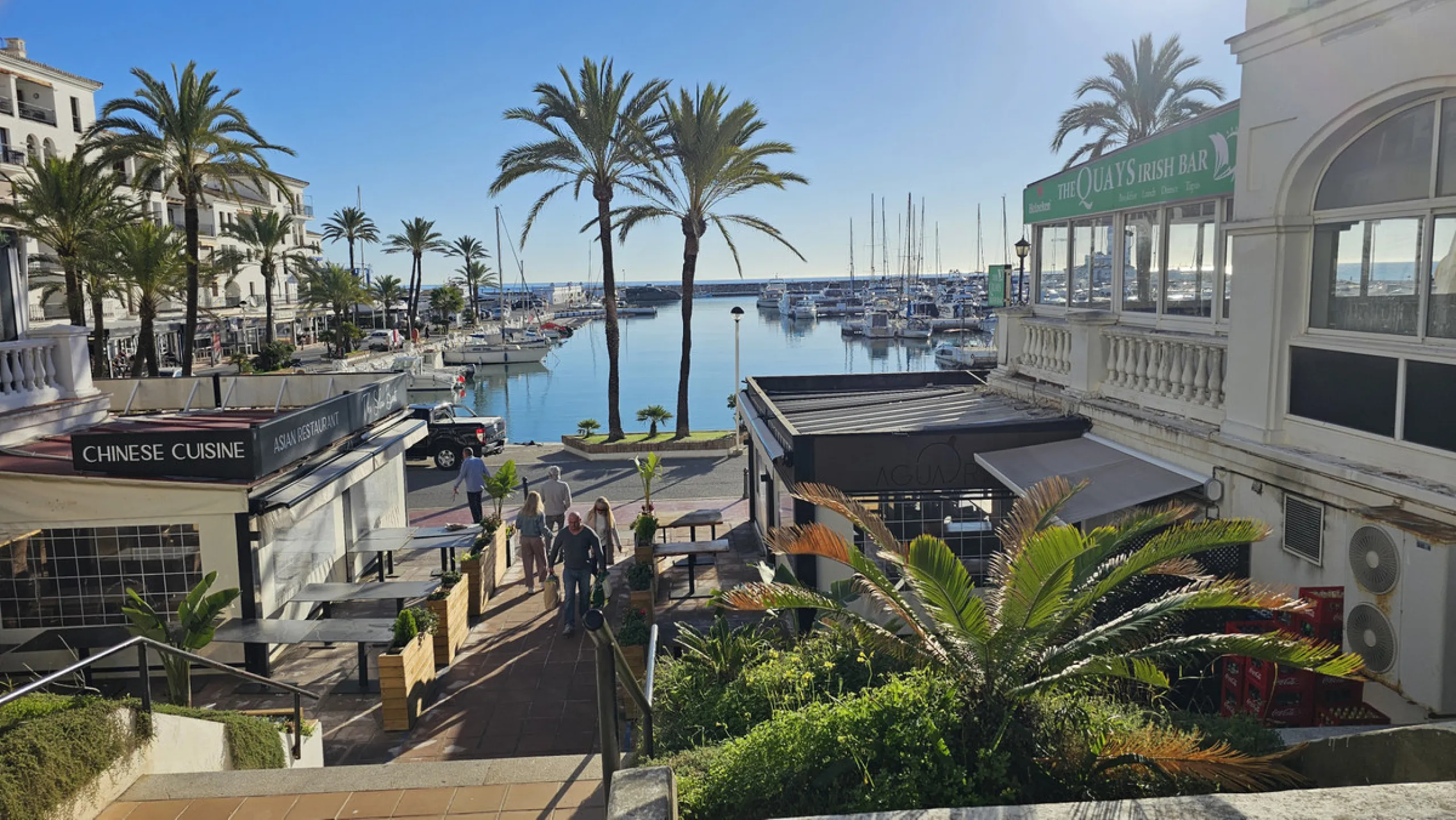 Positioned in a prime corner location within Phase 1 of a well-established development in La Duquesa, this penthouse offers panoramic sea views that truly define the property. From its elevated setting, the Mediterranean stretches across the horizon, crea