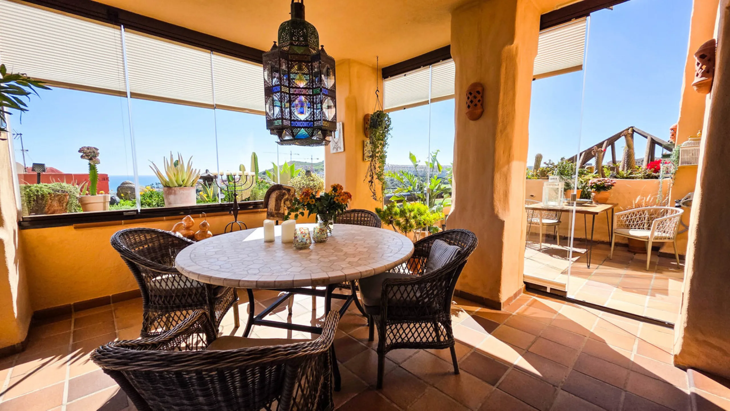 This well-presented corner penthouse in La Duquesa combines generous outdoor space, sea views and a convenient coastal location within walking distance to the beach. Set within a popular residential community, the property offers access to four communal s