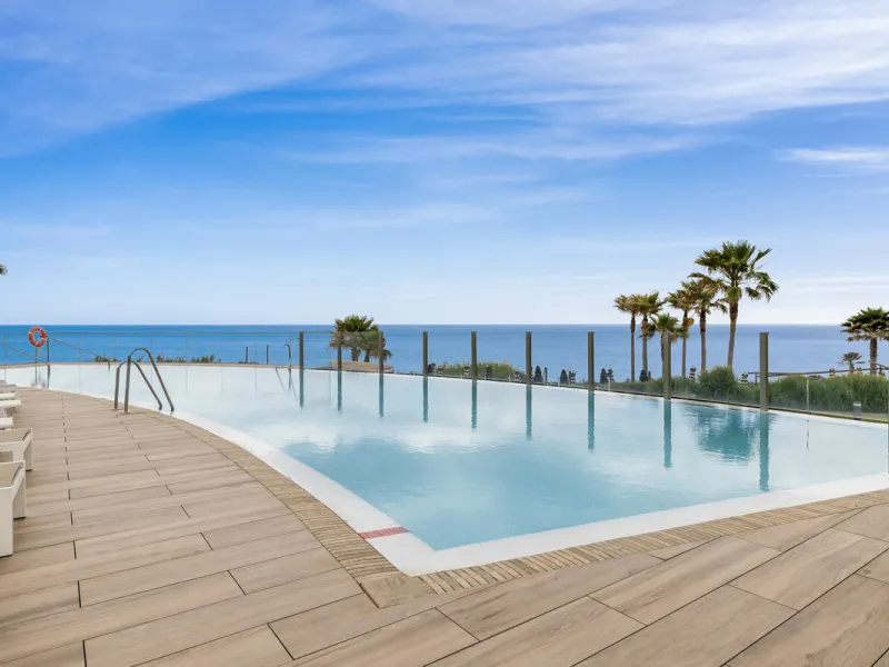 Exquisite Frontline Beach Apartment in Estepona