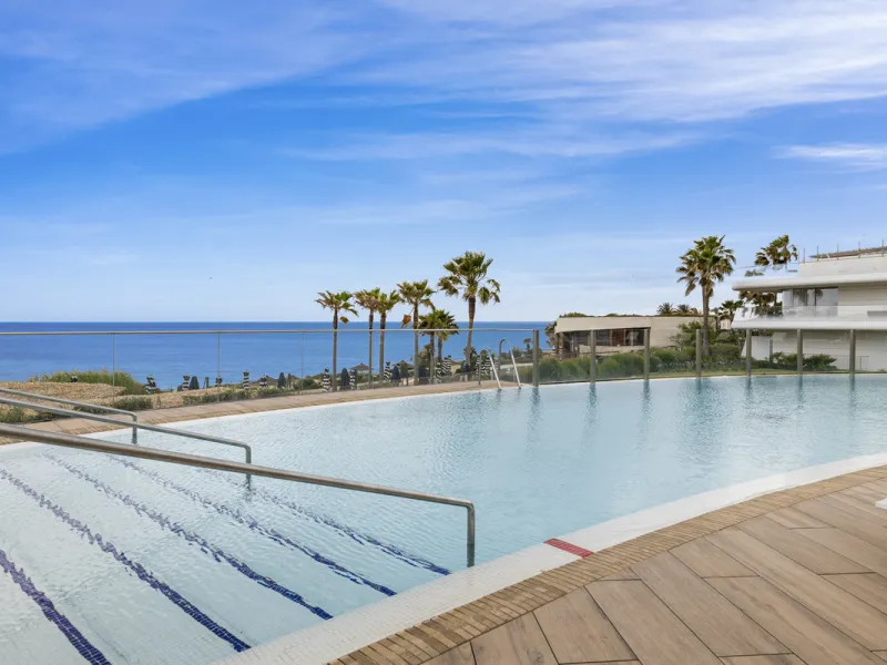 Exquisite Frontline Beach Apartment in Estepona