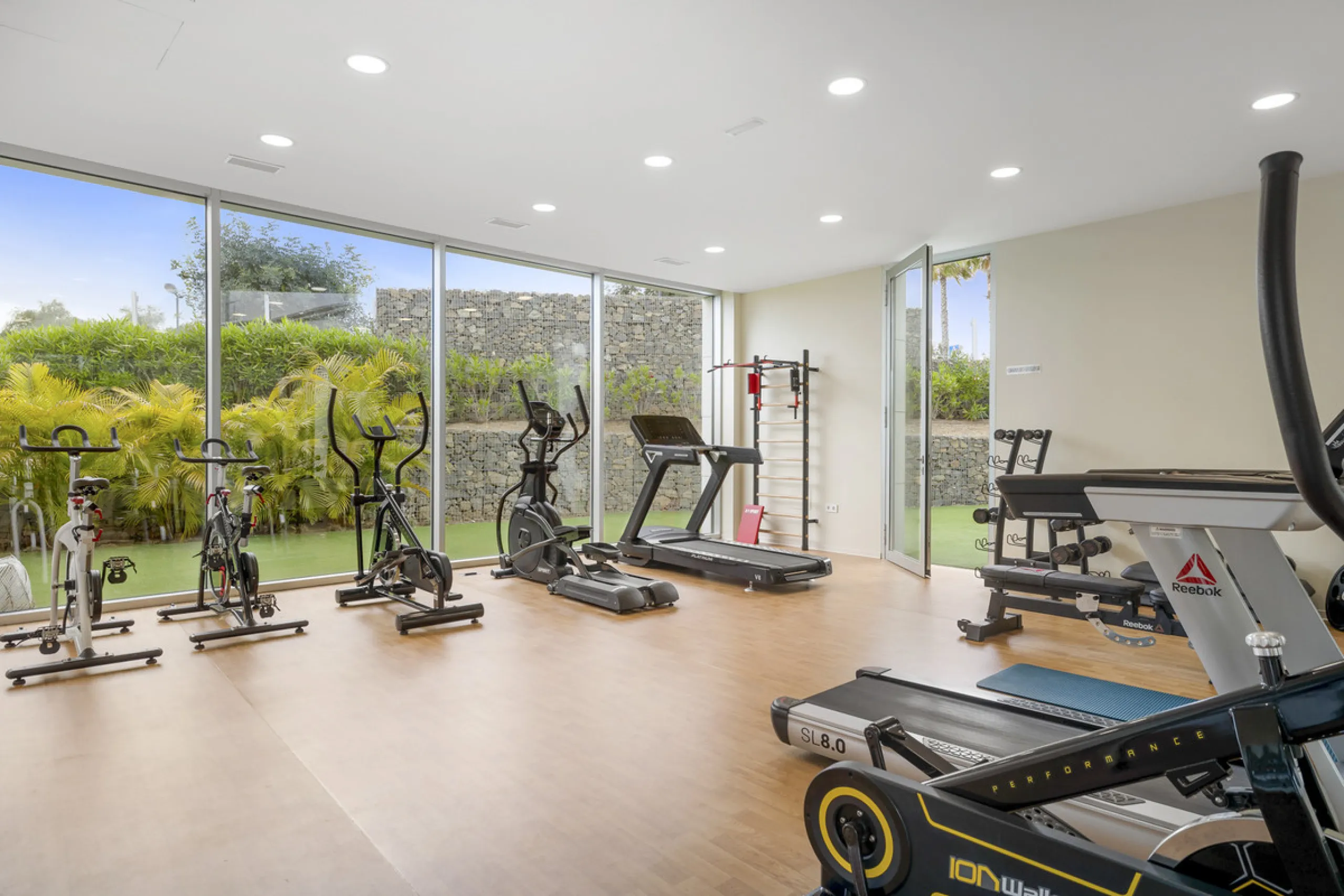 Exquisite Frontline Beach Apartment in Estepona