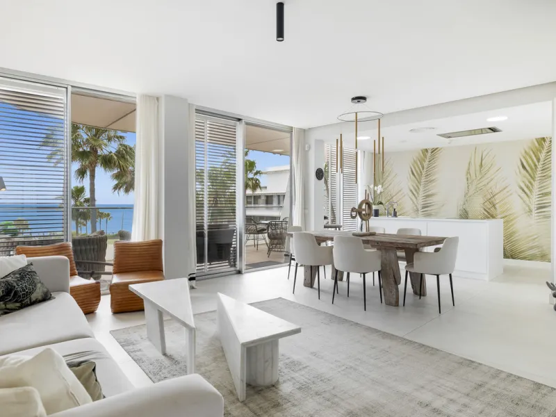 Exquisite Frontline Beach Apartment in Estepona