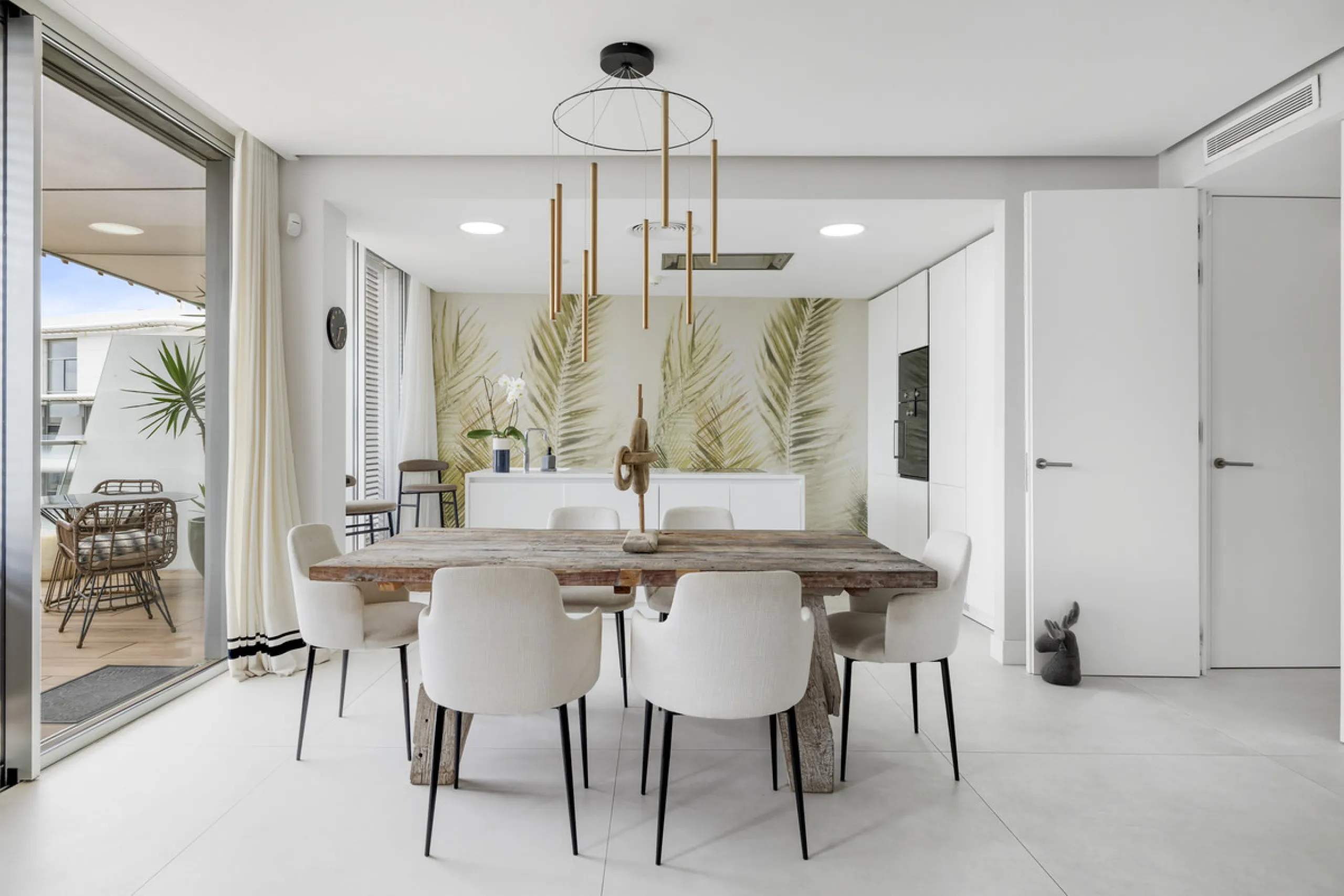 Exquisite Frontline Beach Apartment in Estepona