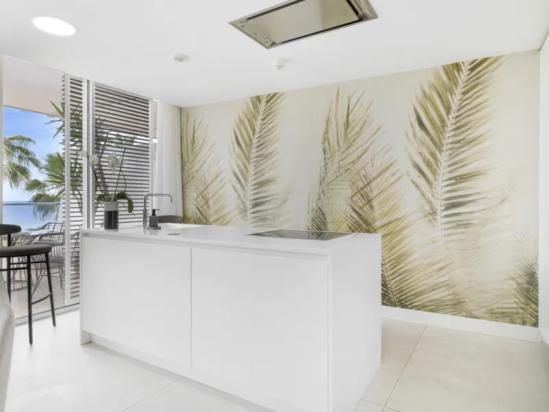 Exquisite Frontline Beach Apartment in Estepona
