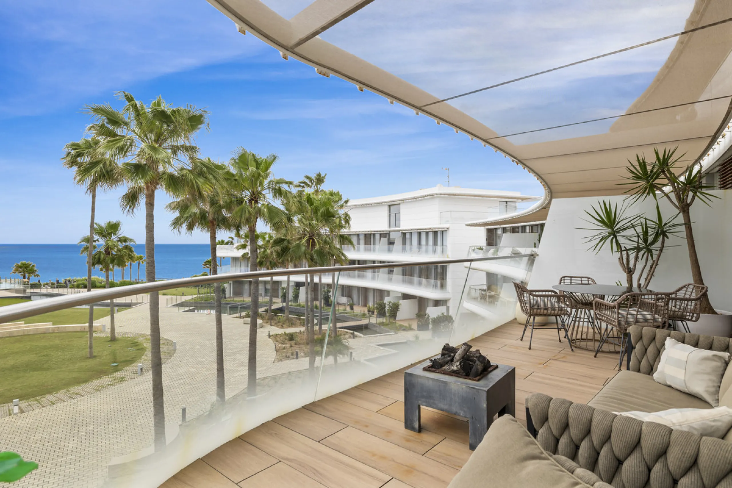 Exquisite Frontline Beach Apartment in Estepona