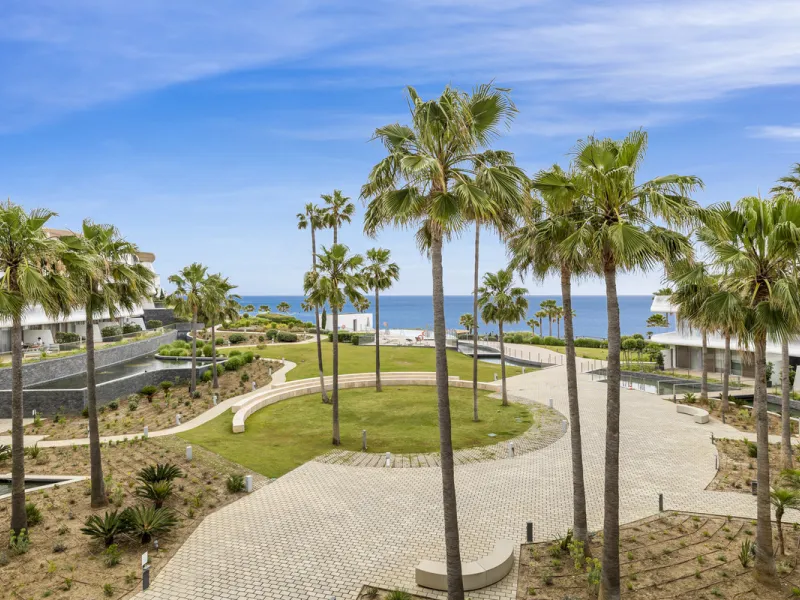 Exquisite Frontline Beach Apartment in Estepona
